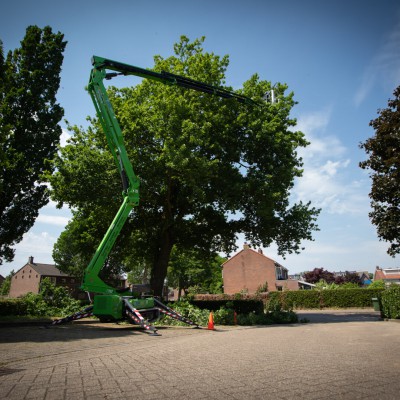20m Hinowa spinhoogwerker bomensnoeien Nijmegen juni 2021 4